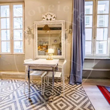 Apartment Le Chineur-hyper Centre-near Station-wifi *